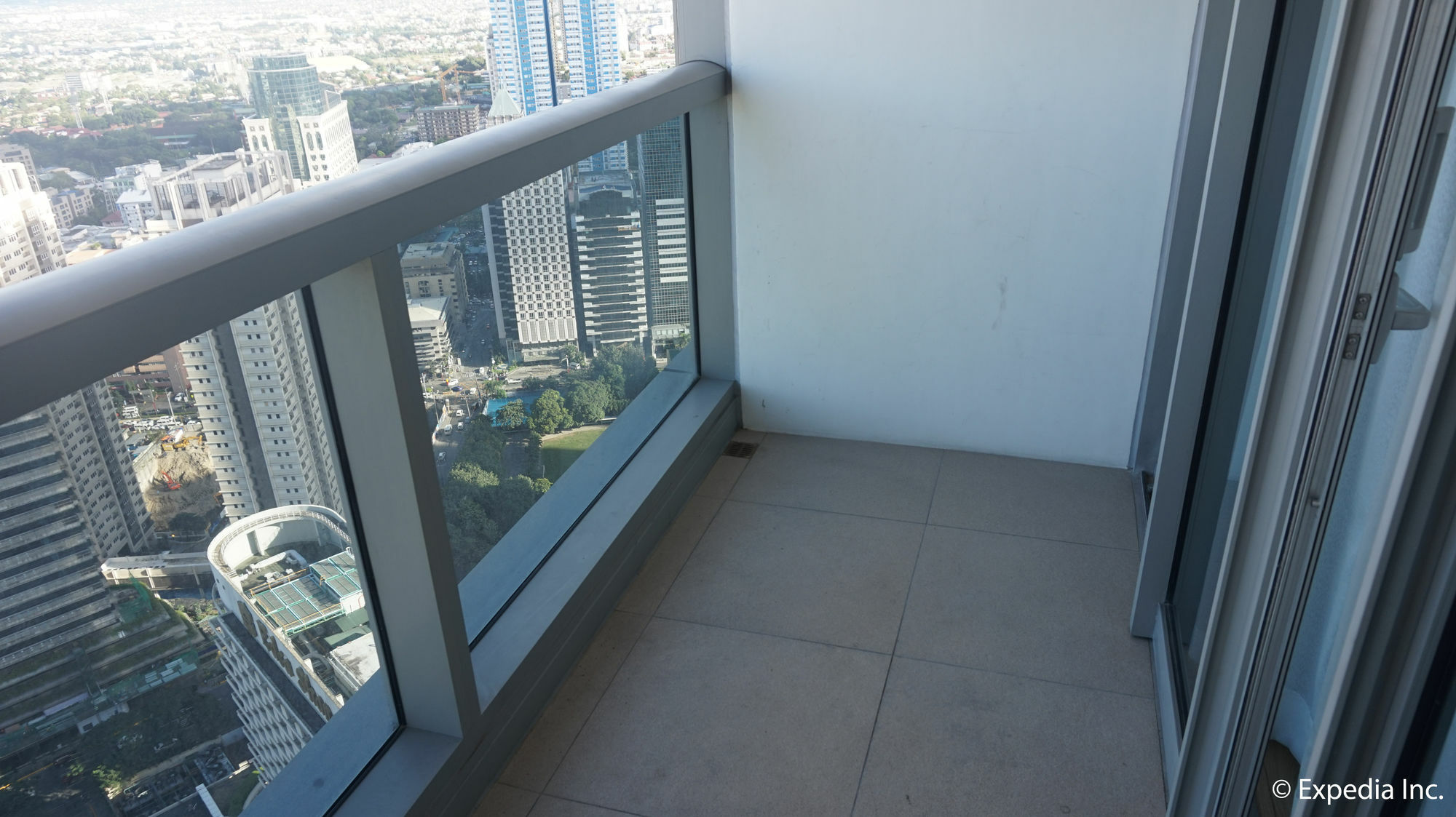 Shang Luxury Suites Mandaluyong Exteriör bild